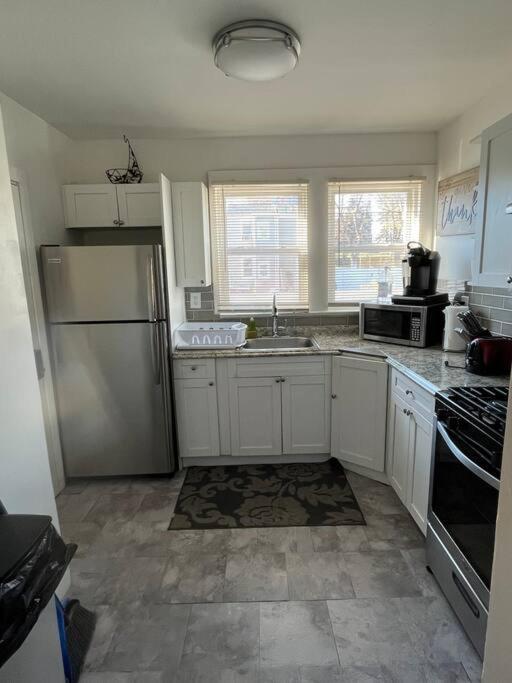 Three Bed One Bath Apt 25 Mins To Nyc Belleville Esterno foto
