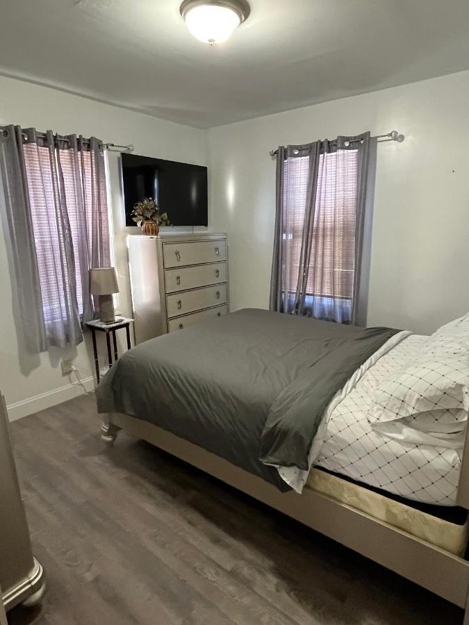 Three Bed One Bath Apt 25 Mins To Nyc Belleville Esterno foto