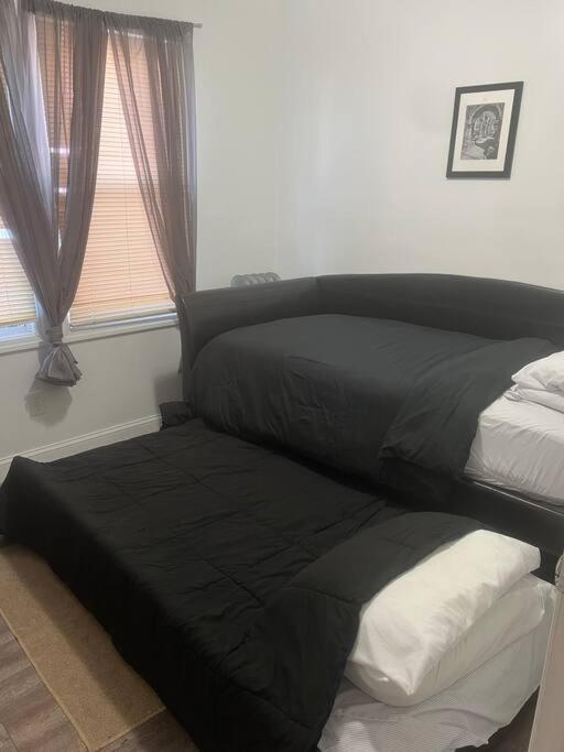 Three Bed One Bath Apt 25 Mins To Nyc Belleville Esterno foto